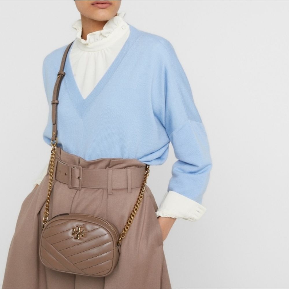 NEW! Tory Burch Kira Quilted Camera Crossbody Bag In Classic Taupe